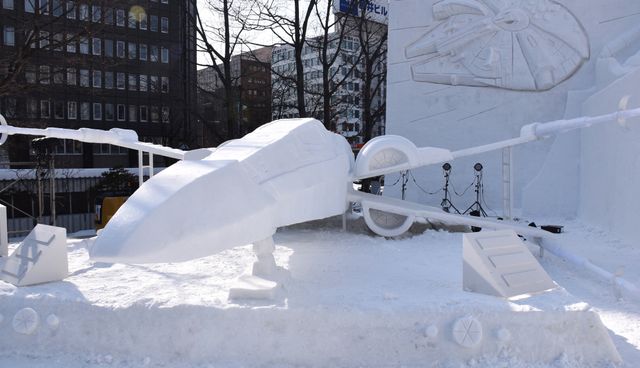 Xウイングに乗れる『スター・ウォーズ』巨大雪像！さっぽろ雪まつり（31枚目）