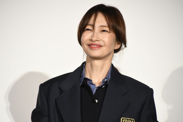 SixTONES松村北斗、上白石萌音に監督からサプライズ！『夜明けのすべて』公開記念舞台挨拶（7枚目）