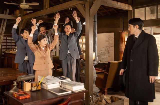 汐見（平埜生成）の妻は…「虎に翼」第54回の場面写真（3枚目）