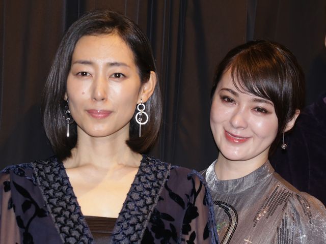 貫地谷しほり、ゴージャスなグレーの衣装で登場！映画『望郷』初日舞台あいさつ（7枚目）