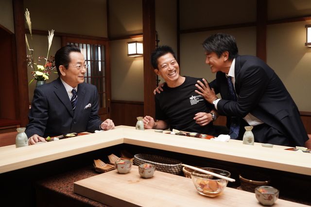 “初代・第三の男”陣川刑事、最後はやっぱり泥酔…「相棒 season22」第3話追加場面写真（2枚目）