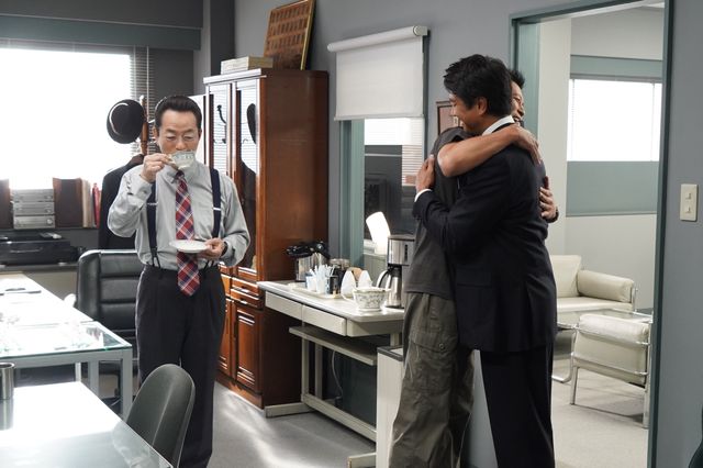 “初代・第三の男”陣川刑事、最後はやっぱり泥酔…「相棒 season22」第3話追加場面写真（4枚目）