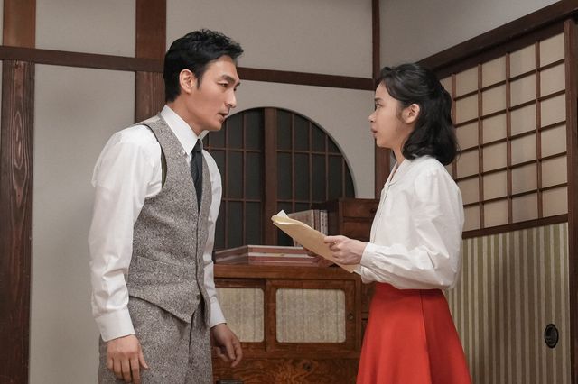 松永と笑顔で握手を…「ブギウギ」第34回の場面写真（5枚目）