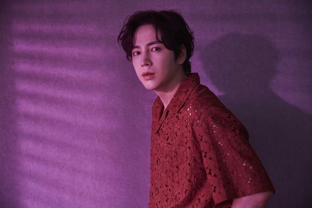 ジェジュンの美しい横顔…映画『ジェジュン：オン・ザ・ロード』場面カットほか（2枚目）