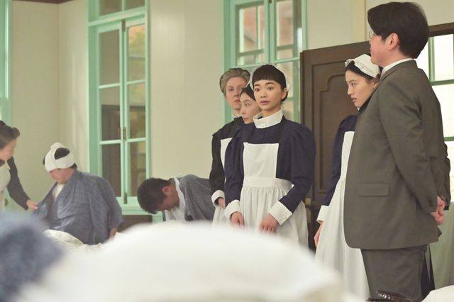 【画像11枚】朝ドラ「風、薫る」院長（筒井道隆）らの冷ややかな視線…第31回場面写真（6枚目）