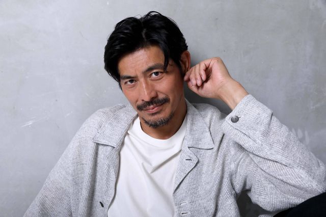 坂口憲二、大人の色香漂う撮りおろし＜9枚＞：フォトギャラリー