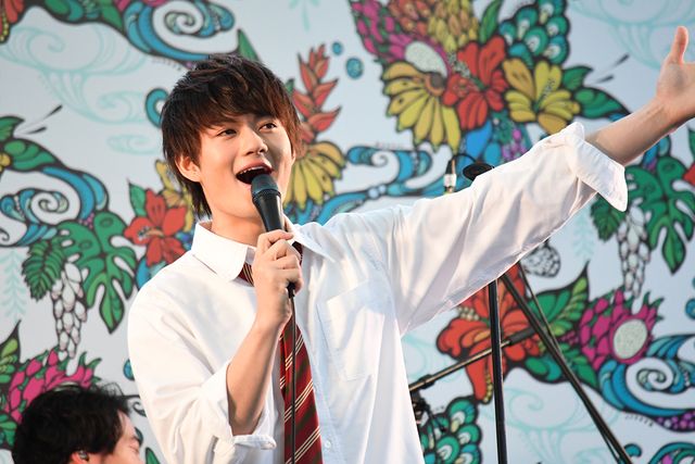 佐野勇斗、世良公則＆上江洌清作とともに熱唱！映画『小さな恋のうた』×「はいさいFESTA」（7枚目）