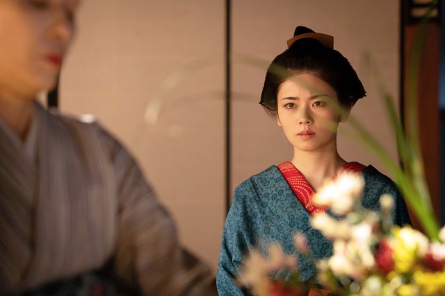 切なすぎる…蔦重と瀬川の恋の地獄「べらぼう」第9回場面写真（4枚目）