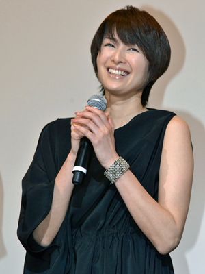 妊娠発表後、初めて公の場に登場した吉瀬美智子