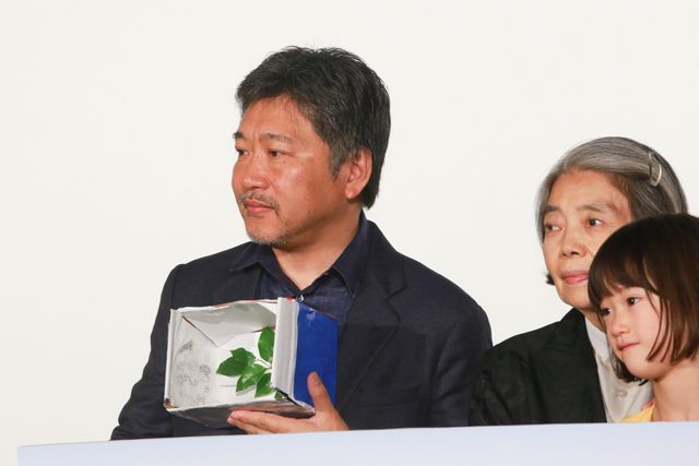 “家族”が勢ぞろい！『万引き家族』公開記念舞台あいさつ（4枚目）