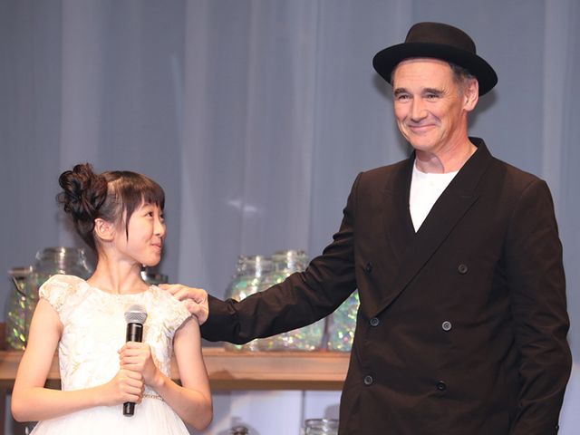 オスカー俳優マーク・ライランス登場！望結ちゃんとラブラブショット！『BFG：ビッグ・フレンドリー・ジャイアント』ジャパンプレミア ギャラリー（4枚目）