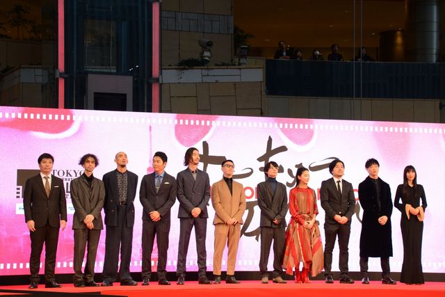 佐藤健、鈴木亮平、松岡茉優『ひとよ』3兄妹が集結！麗しのスリーショット（11枚目）