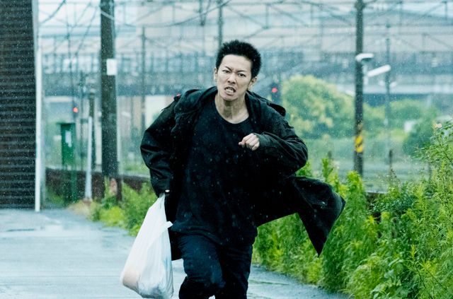 佐藤健主演『護られなかった者たちへ』場面写真（2枚目）