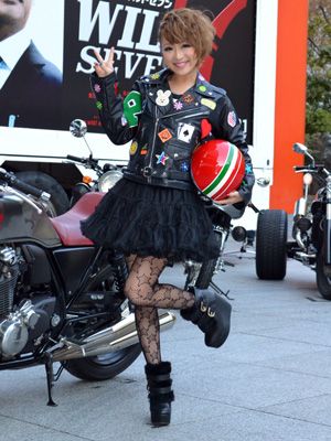 モデルの鈴木奈々、「バイク好きの彼氏と一緒に観たい!」