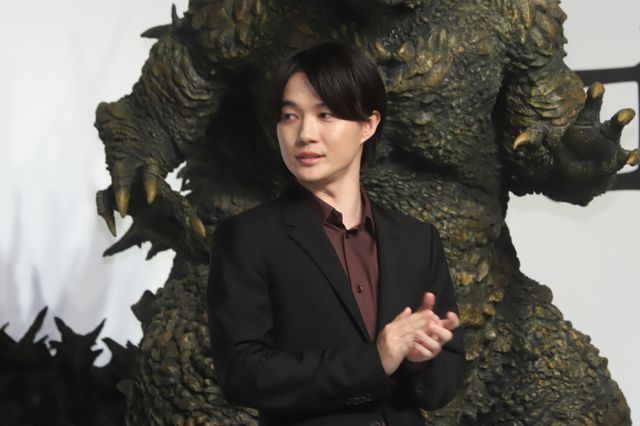 神木隆之介＆浜辺美波、「らんまん」コンビでゴジラに挑む！映画『ゴジラ-1.0』完成報告会見（3枚目）