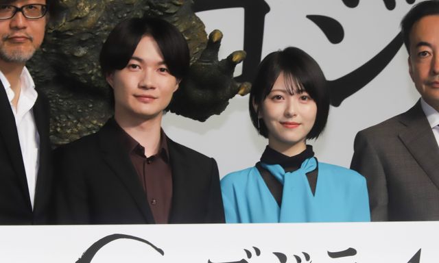 神木隆之介＆浜辺美波、「らんまん」コンビでゴジラに挑む！映画『ゴジラ-1.0』完成報告会見（9枚目）