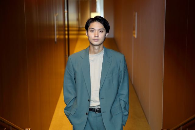 ジルベール役も大人気！磯村勇斗「何食べ」インタビューカット集（10枚目）