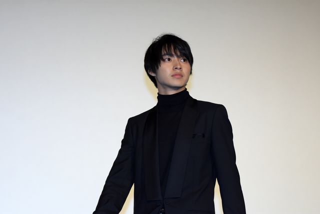 山崎賢人、“起きちゃう主義”を目指すと宣言！　本郷奏多は驚きの朝対策を明かす　画像ギャラリー：フォトギャラリー