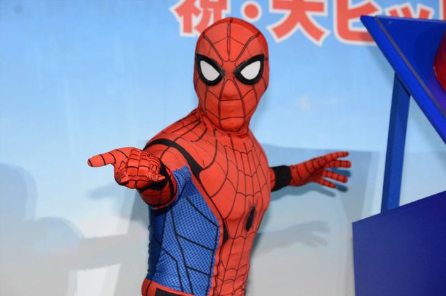 スパイダーマン、関ジャニ∞に特製ケーキをサプライズプレゼント！（5枚目）