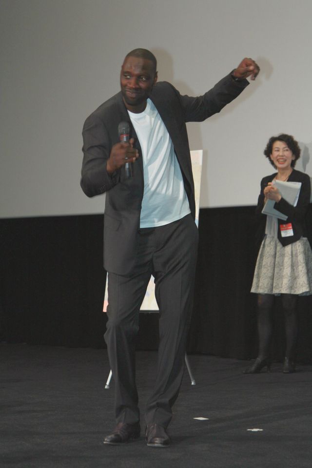 『最強のふたり』オマール・シーにダンスをリクエストしたら…「ダメよ～、ダメダメ！」　画像ギャラリー（6枚目）