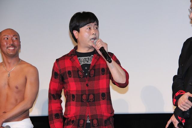 “迷子騒動”藤原竜也、舞台あいさつ登場で熱狂！　フォトギャラリー（9枚目）