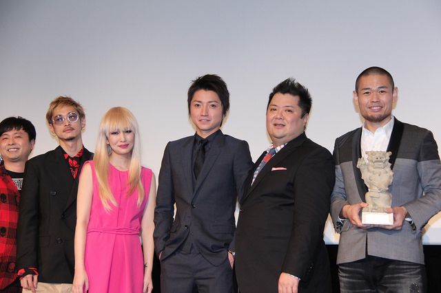 “迷子騒動”藤原竜也、舞台あいさつ登場で熱狂！　フォトギャラリー（12枚目）