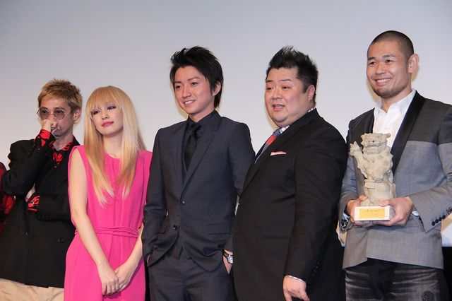 “迷子騒動”藤原竜也、舞台あいさつ登場で熱狂！　フォトギャラリー（15枚目）