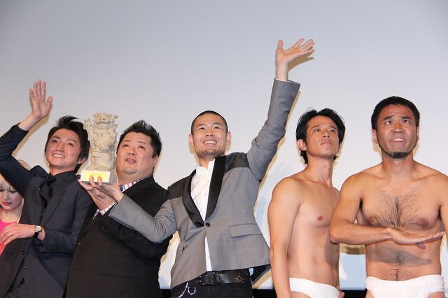 “迷子騒動”藤原竜也、舞台あいさつ登場で熱狂！　フォトギャラリー（18枚目）