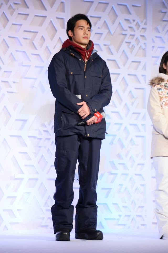 岡田健史＆浜辺美波、スキーウェア姿がさわやかすぎ！JR東日本「JR SKISKI」キャンペーン記者発表会（4枚目）