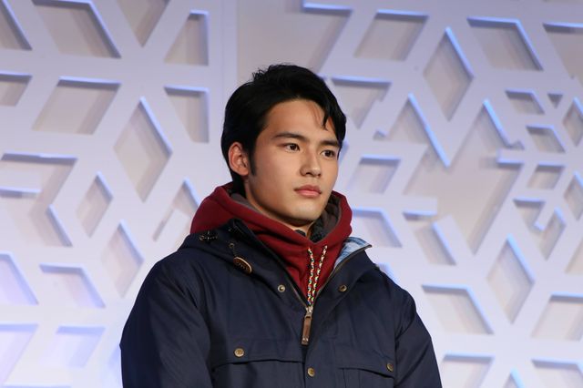 岡田健史＆浜辺美波、スキーウェア姿がさわやかすぎ！JR東日本「JR SKISKI」キャンペーン記者発表会（7枚目）