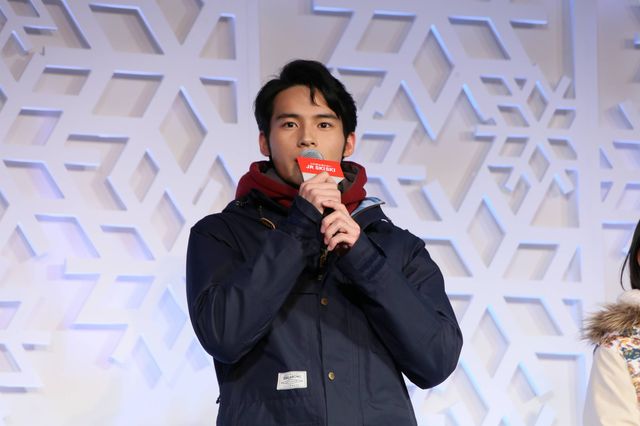 岡田健史＆浜辺美波、スキーウェア姿がさわやかすぎ！JR東日本「JR SKISKI」キャンペーン記者発表会（8枚目）