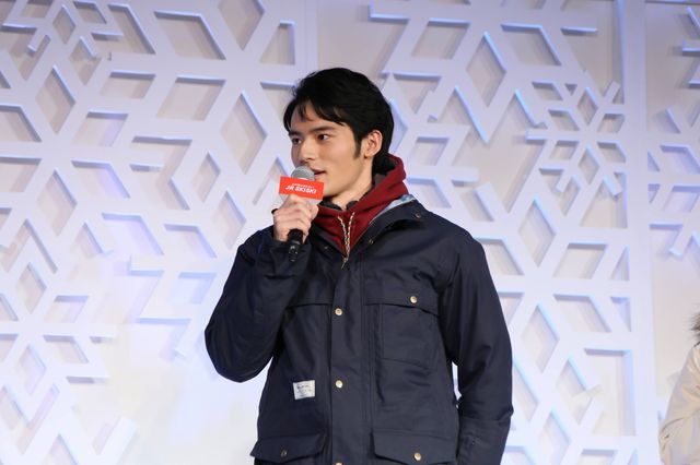 岡田健史＆浜辺美波、スキーウェア姿がさわやかすぎ！JR東日本「JR SKISKI」キャンペーン記者発表会（12枚目）