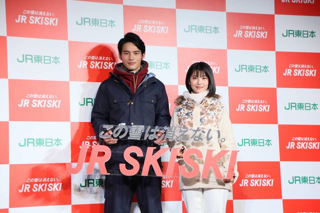 岡田健史＆浜辺美波、スキーウェア姿がさわやかすぎ！JR東日本「JR SKISKI」キャンペーン記者発表会（14枚目）