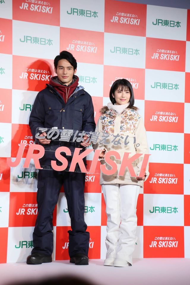 岡田健史＆浜辺美波、スキーウェア姿がさわやかすぎ！JR東日本「JR SKISKI」キャンペーン記者発表会（15枚目）