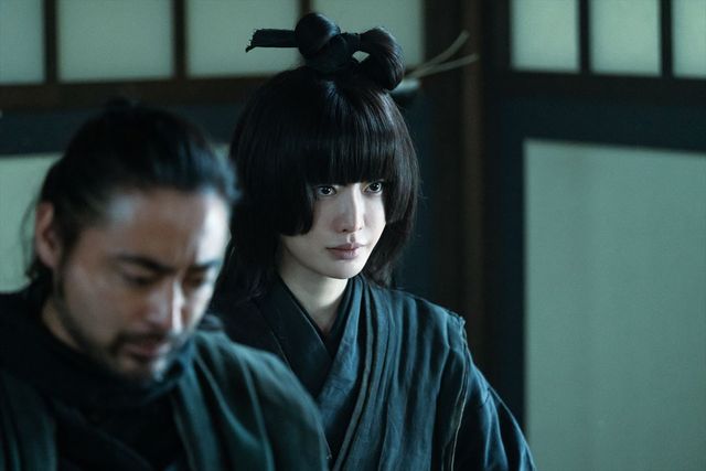 「どうする家康」服部半蔵＆大鼠、久々の忍びミッション！第38回「唐入り」場面写真（4枚目）