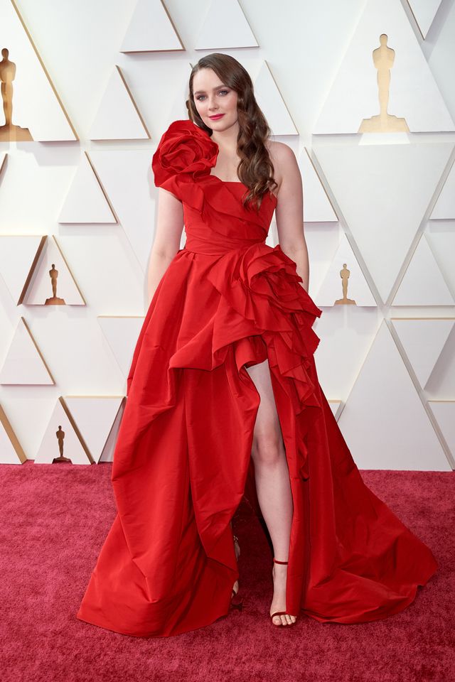 圧倒的な華やかさ！赤系ドレスアップ勢ぞろい（5枚目）