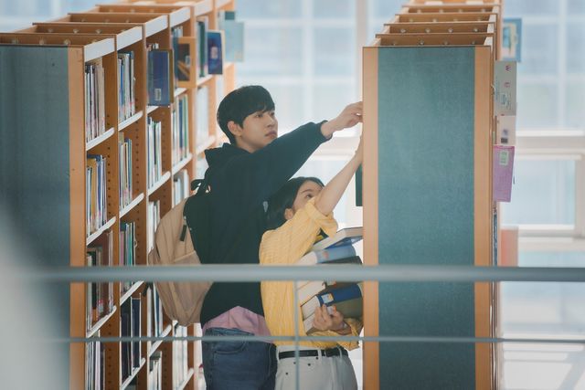 制服姿のアン・ヒョソプ！「いつかの君に」場面写真（11枚目）