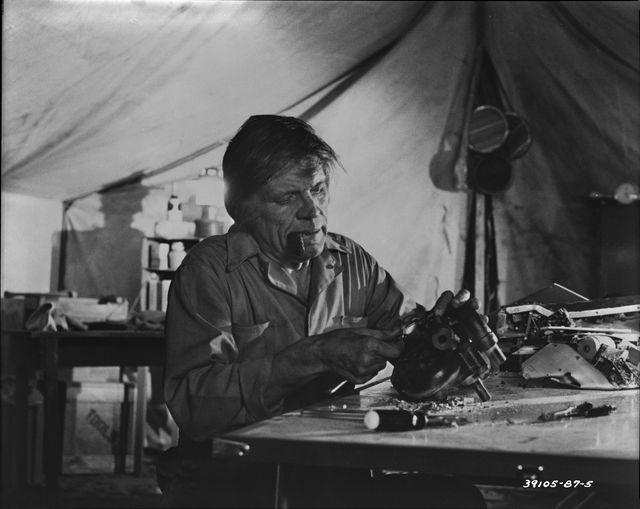 様子のおかしい展開で人気を獲得！カルト作『殺人ブルドーザー』（3枚目）