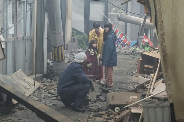 歩（高松咲希）と一緒に…朝ドラ「おむすび」第22回（4枚目）