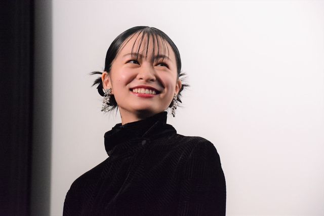 久保田紗友＆莉子、血まみれ撮影が思い出！映画『Love Will Tear Us Apart』公開初日舞台あいさつ（3枚目）