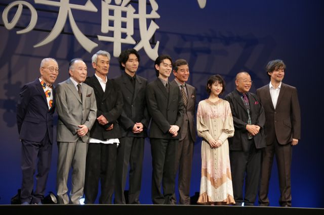 菅田将暉、柄本佑、浜辺美波らファンタジックな演出で登場！『アルキメデスの大戦』完成披露：フォトギャラリー