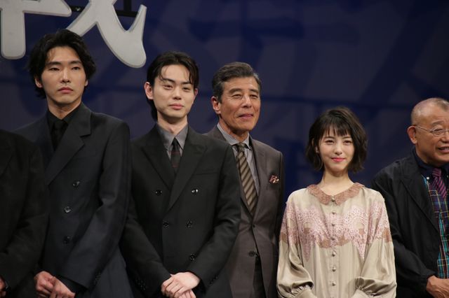 菅田将暉、柄本佑、浜辺美波らファンタジックな演出で登場！『アルキメデスの大戦』完成披露（3枚目）