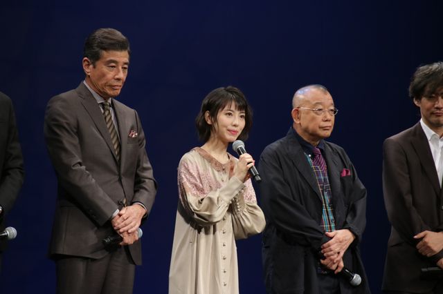菅田将暉、柄本佑、浜辺美波らファンタジックな演出で登場！『アルキメデスの大戦』完成披露（7枚目）