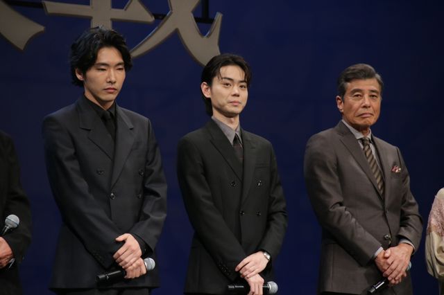 菅田将暉、柄本佑、浜辺美波らファンタジックな演出で登場！『アルキメデスの大戦』完成披露（9枚目）