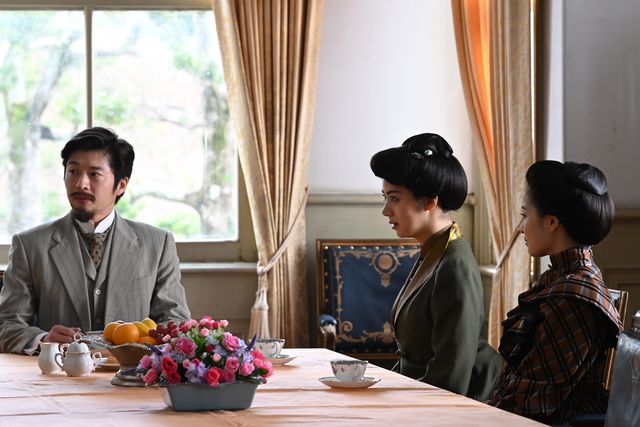 伊藤博文を演じる田中圭の真剣な表情！SPドラマ「津田梅子～お札になった留学生～」場面カット（5枚目）