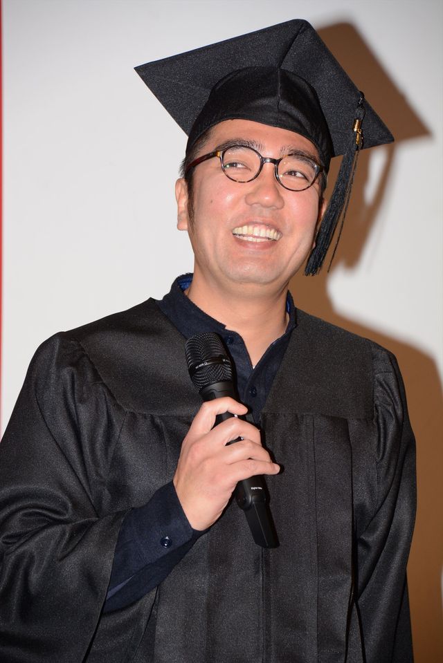 セクシー女優が劇団ひとりにキスを迫る……お色気フォトギャラリー（12枚目）