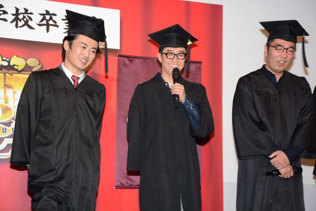 セクシー女優が劇団ひとりにキスを迫る……お色気フォトギャラリー（14枚目）