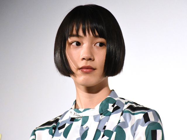 “のん”能年玲奈、おかっぱ頭で主演作アピール！映画『この世界の片隅に』舞台挨拶 ギャラリー（4枚目）