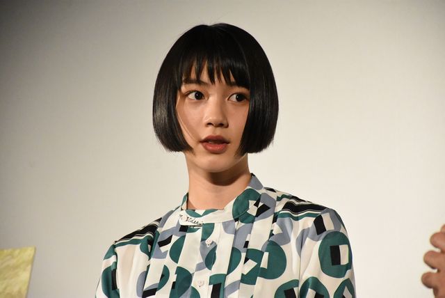 “のん”能年玲奈、おかっぱ頭で主演作アピール！映画『この世界の片隅に』舞台挨拶 ギャラリー（5枚目）
