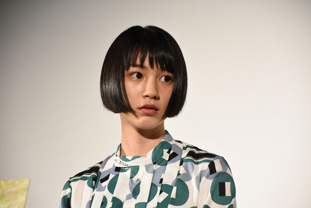 “のん”能年玲奈、おかっぱ頭で主演作アピール！映画『この世界の片隅に』舞台挨拶 ギャラリー（7枚目）